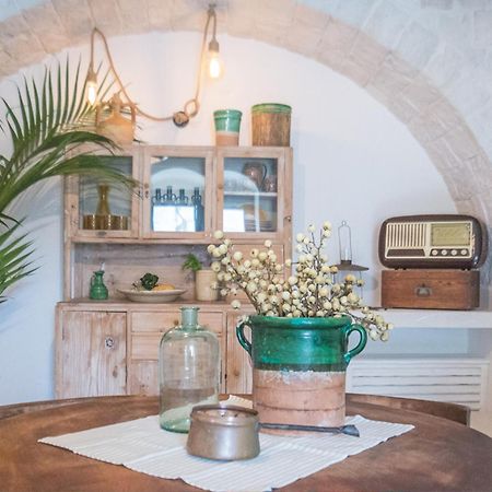 Navolte Trulli E Quiete Con Piscina Villa Locorotondo Bagian luar foto