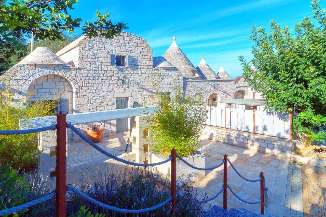 Navolte Trulli E Quiete Con Piscina Villa Locorotondo Bagian luar foto