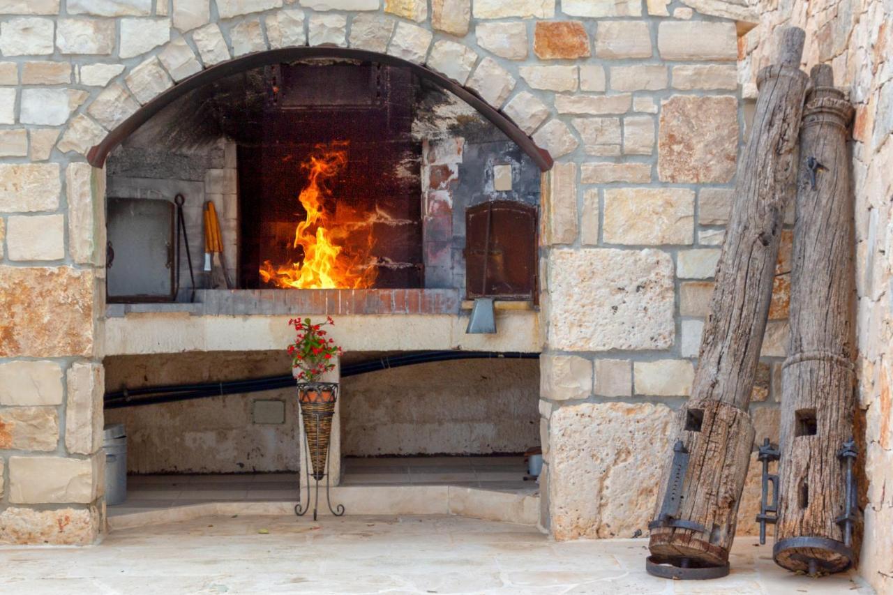 Navolte Trulli E Quiete Con Piscina Villa Locorotondo Bagian luar foto