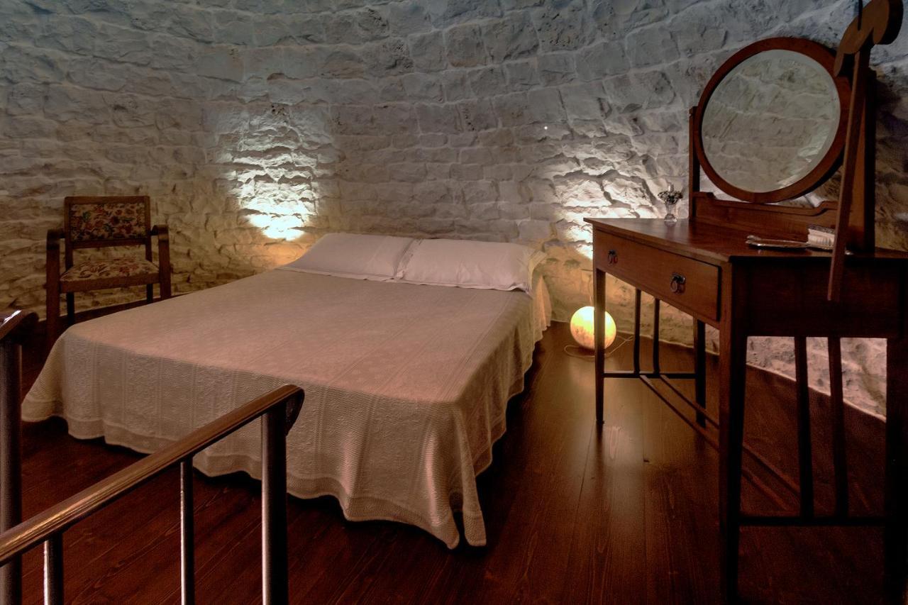 Navolte Trulli E Quiete Con Piscina Villa Locorotondo Bagian luar foto