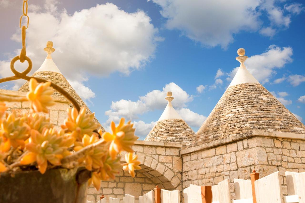 Navolte Trulli E Quiete Con Piscina Villa Locorotondo Bagian luar foto