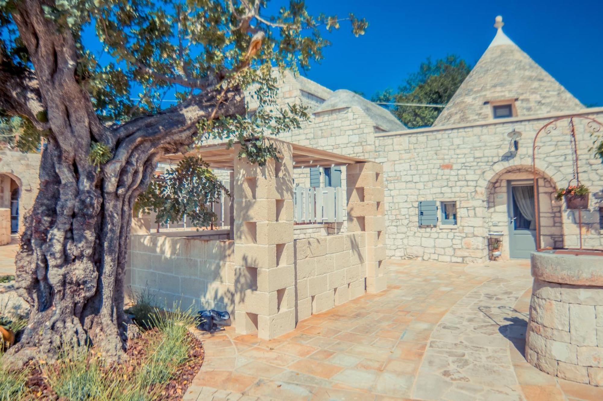Navolte Trulli E Quiete Con Piscina Villa Locorotondo Bagian luar foto